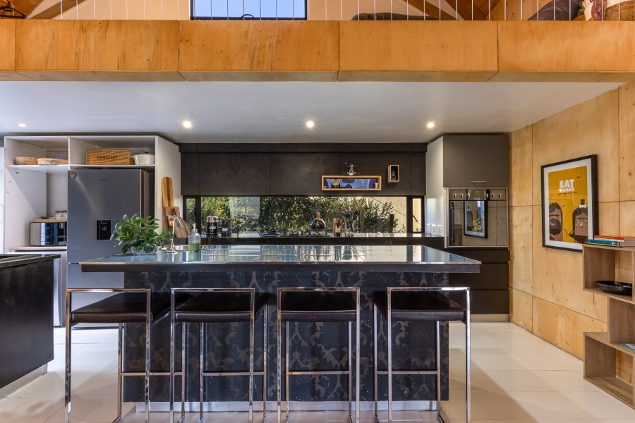 6 Bedroom Property for Sale in Pringle Bay Western Cape